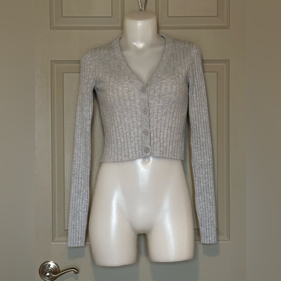 AERIE Heather Grey Essential Ribbed Cropped Cardigan - Size Small - Picture 2 of 7